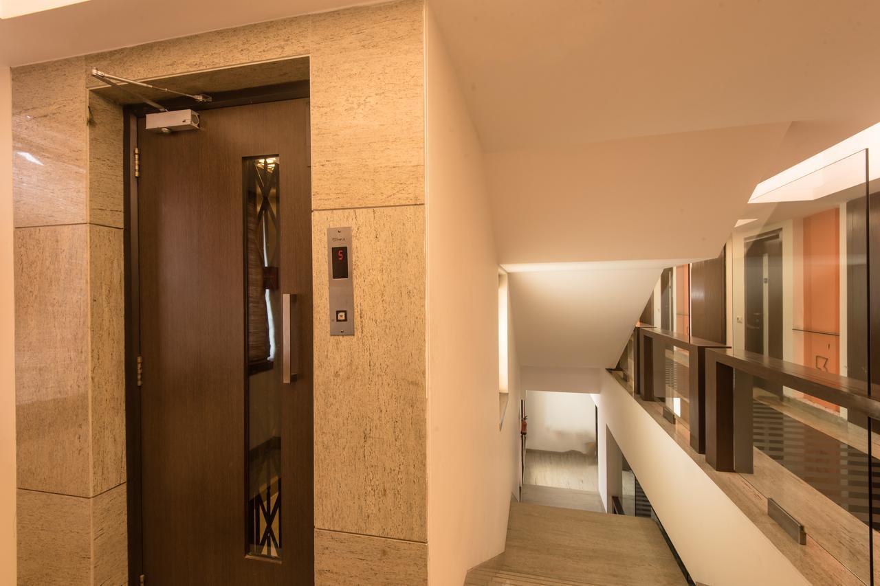 Hotel Oyo Flagship 584 Santacruz East à Mālād Extérieur photo